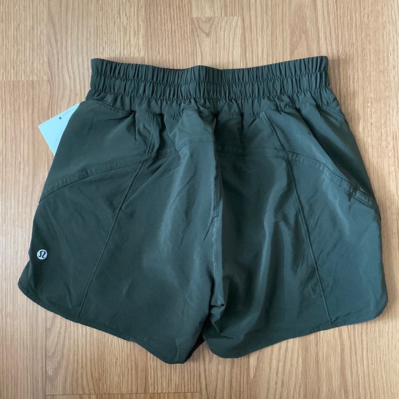 ❤️ Lululemon Track That MR Short 5" Lined Dark Olive Size 6 NWT - Picture 10 of 10